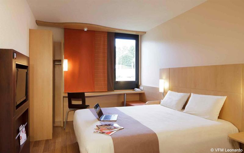ibis Guingamp Hotel Ploumagoar Bagian luar foto