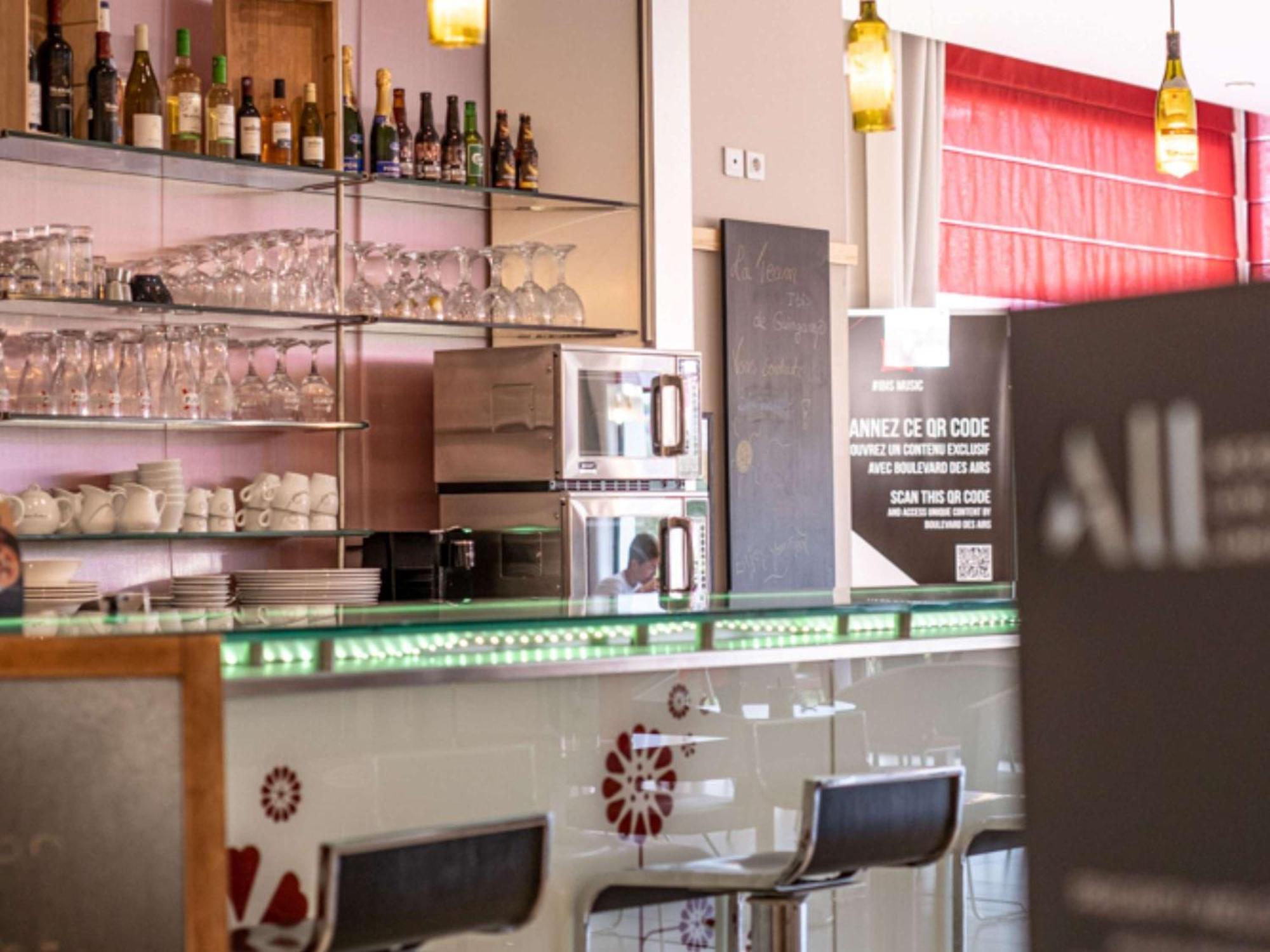 ibis Guingamp Hotel Ploumagoar Bagian luar foto