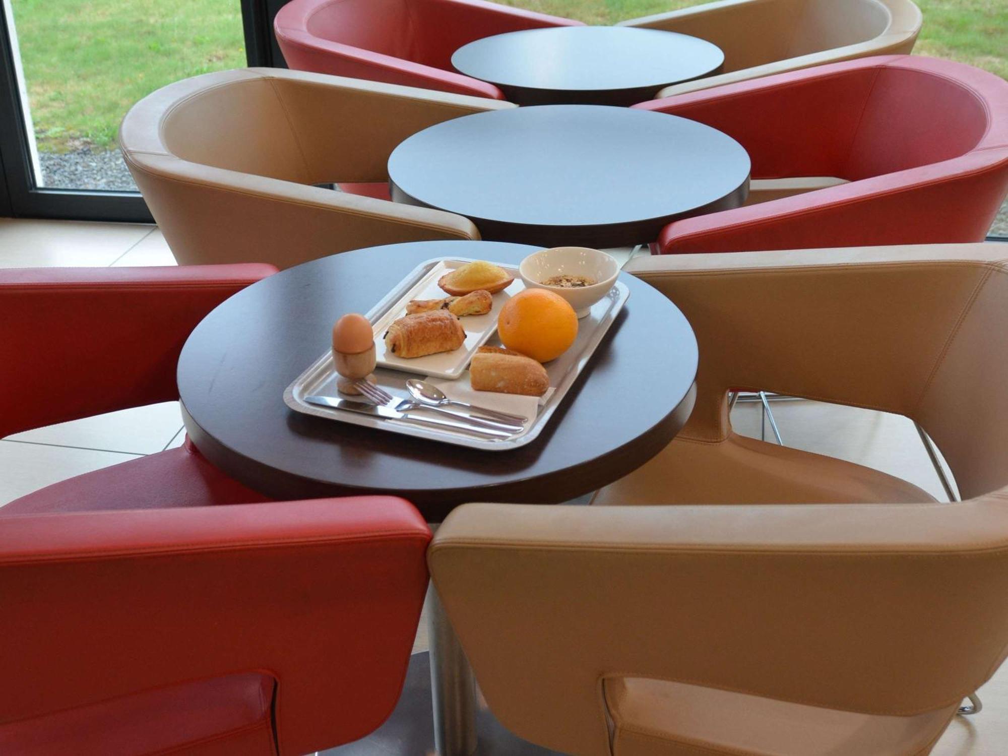 ibis Guingamp Hotel Ploumagoar Bagian luar foto