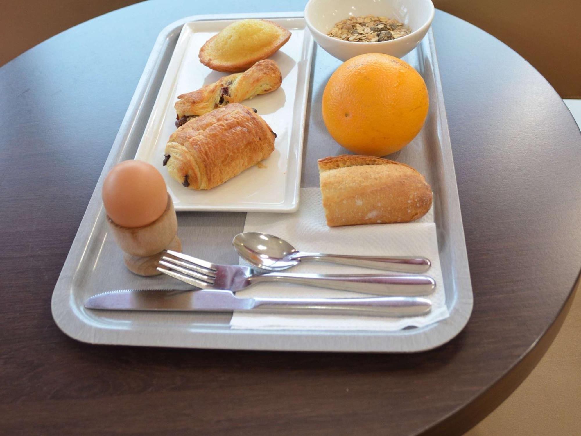 ibis Guingamp Hotel Ploumagoar Bagian luar foto