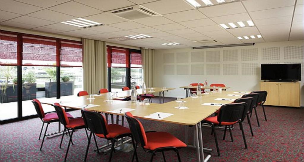 ibis Guingamp Hotel Ploumagoar Bagian luar foto